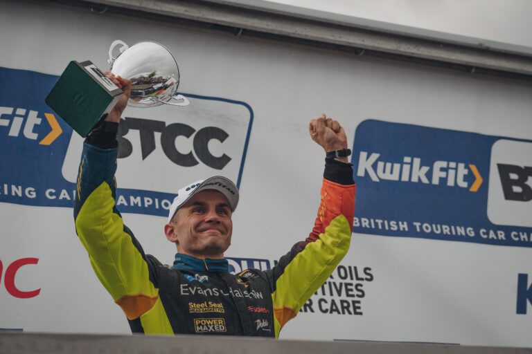 Árón Taylor-Smith crowned BTCC Independents Champion at Silverstone